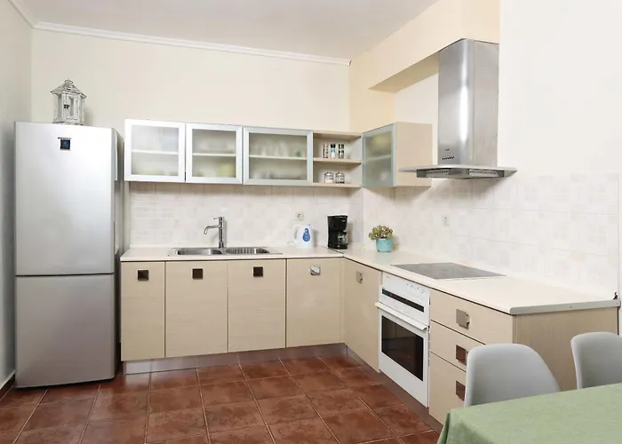 Sourouko Xenia * Paliouri